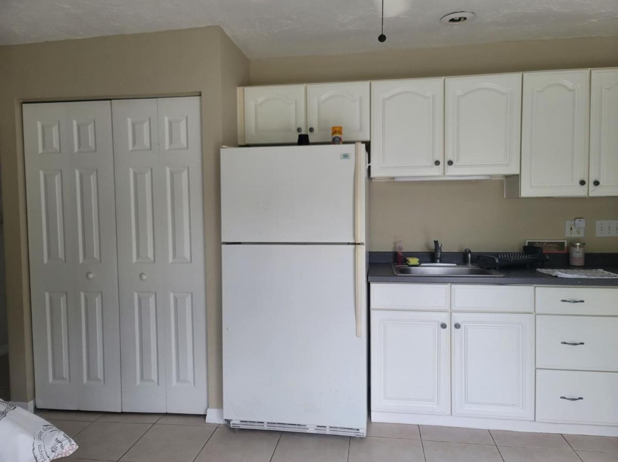 Entire Guesthouse 5 Mins To Siesta Key & Downtown サラソータ エクステリア 写真